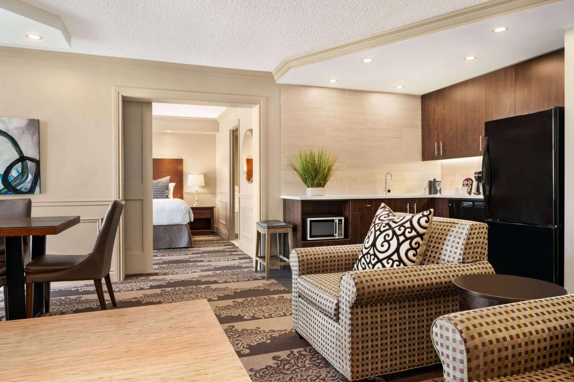 Ramada By Wyndham Cornwall Buitenkant foto