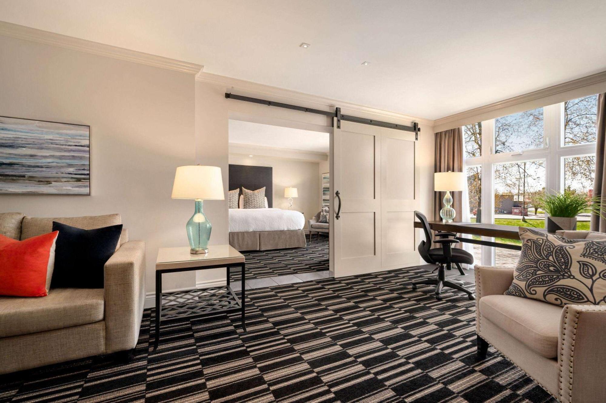 Ramada By Wyndham Cornwall Buitenkant foto