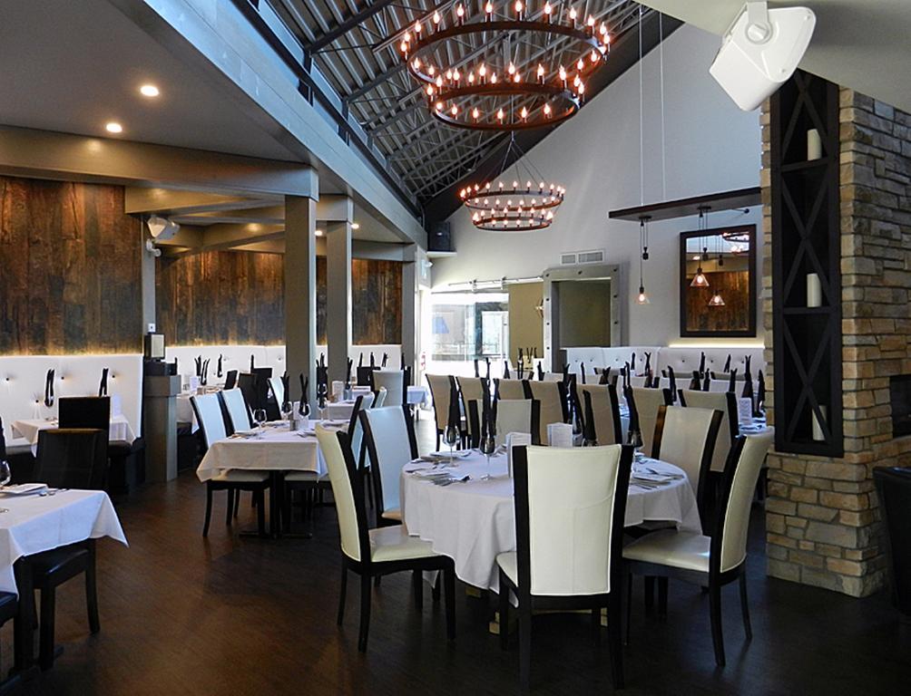 Ramada By Wyndham Cornwall Buitenkant foto